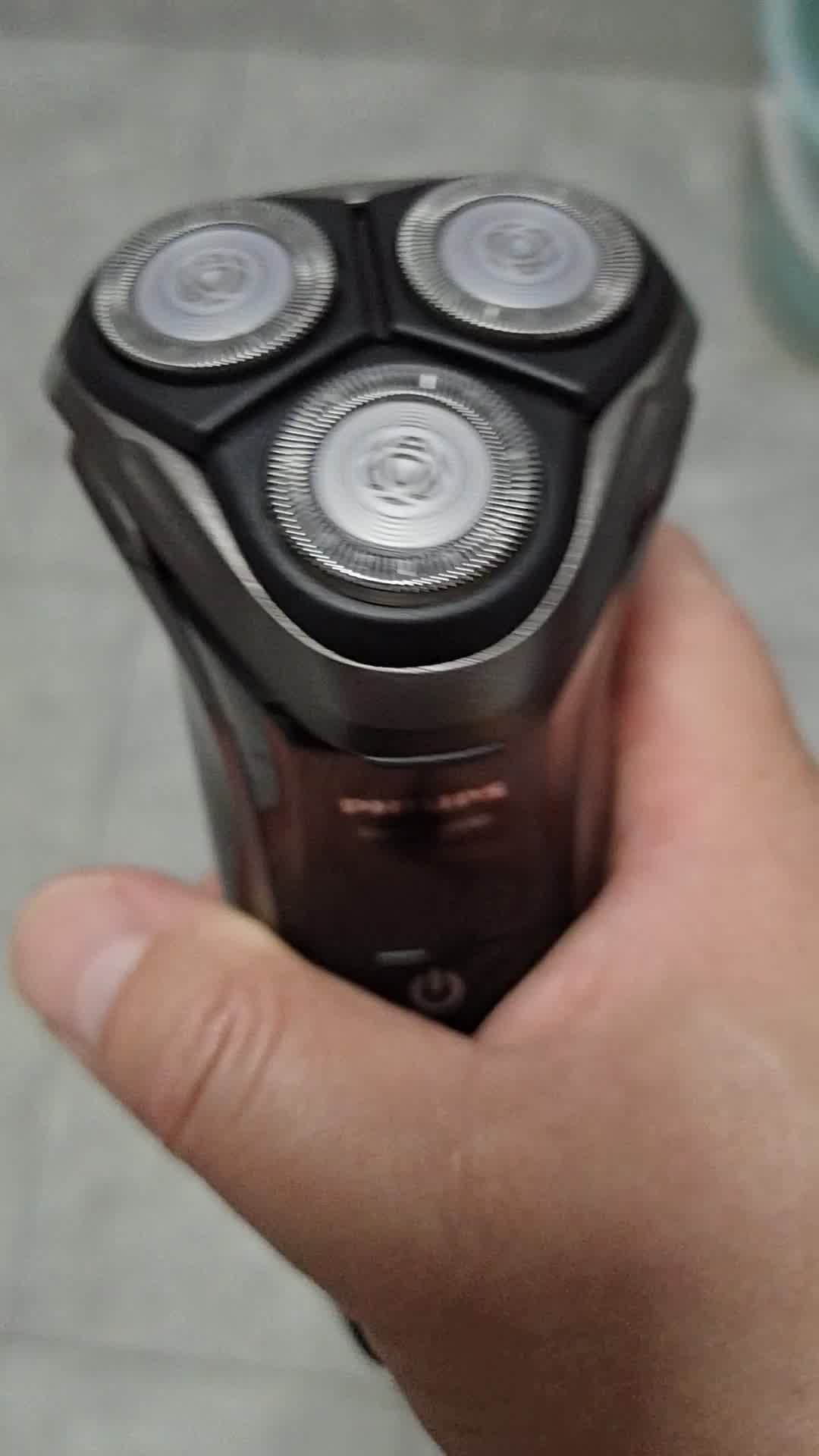 【飞利浦s2302/02】飞利浦(philips)男士电动剃须刀全身水洗干湿双剃