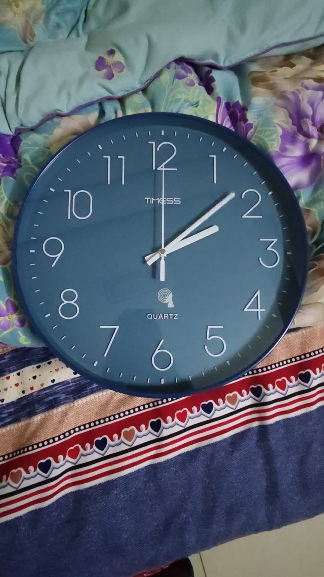 timess挂钟电波钟客厅钟表时尚简约北欧时钟表挂墙3d立体烫字智能自动