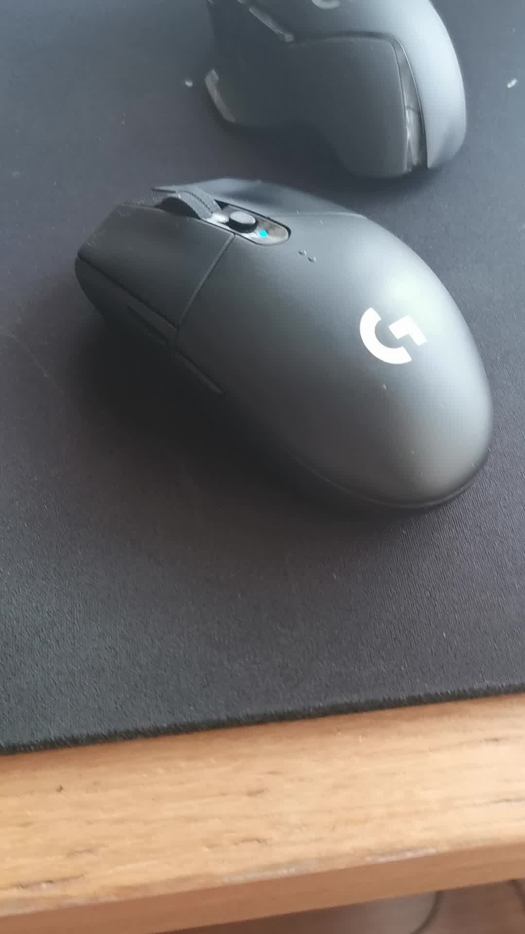 罗技gg304lightspeed无线鼠标游戏鼠标轻质便携鼠标宏绝地求生fps英雄