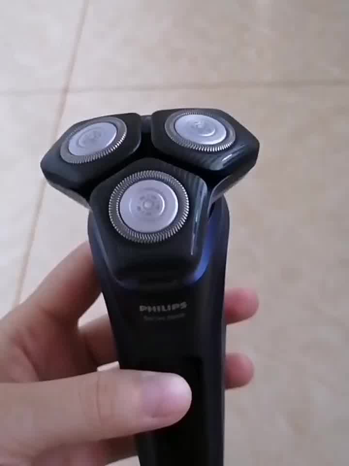 飞利浦philipss5070电动剃须刀三刀头全身水洗带修剪器